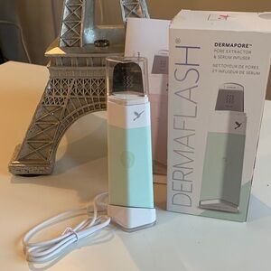 DERMAFLASH Pore Extractor & Serum Infuser